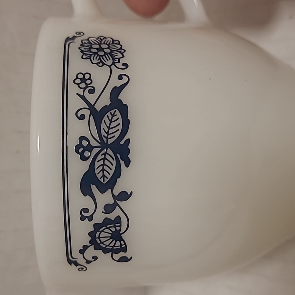 Vintage Old Town Blue Onion Pyrex Creamer - Picture 12 of 14
